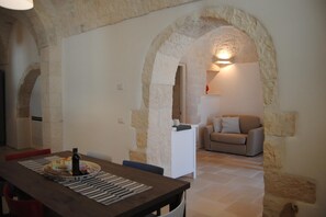 Dining - Trullo in Puglia with Private Pool and Charm (Ostuni)