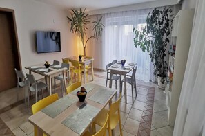 Dining - Holiday Home in Międzywodzie near Beach (Międzywodzie)