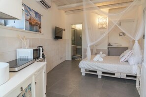 2 habitaciones, tabla de planchar con plancha, wifi y ropa de cama 