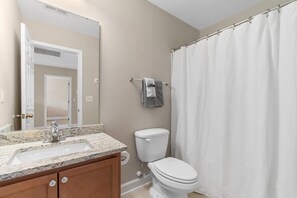 Handtücher, Seife, Shampoo, Toilettenpapier
