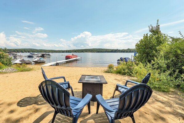 Beach nearby - Shades of Summer on Lake Winnisquam (Tilton)
