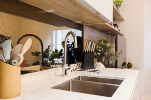 Electric kettle - JOIVY Rose South Apartments (Edinburgh)