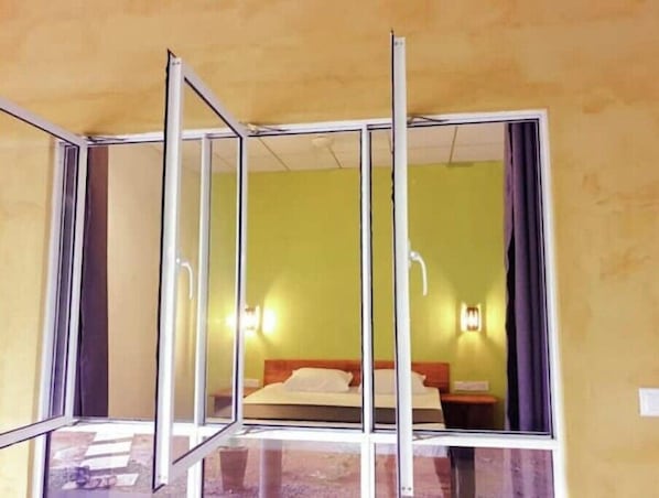 1 bedroom, WiFi, bed sheets