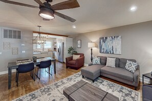 TV - Cozy Townhouse with a Covered Deck, Smart TVs, and Golf Nearby (Hot Springs Village)