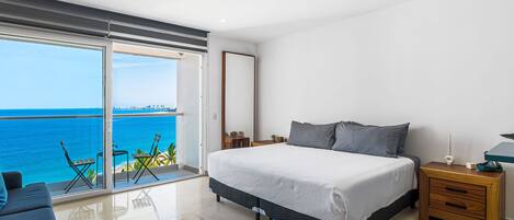 Fer et planche à repasser, accès Internet, draps fournis