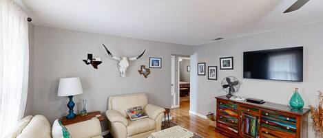 Televisor, reproductor de DVD i futbolí