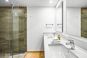 Hair dryer, towels - Elegant beachfront condo with stunning ocean views, heated pools & gym access (Puerto Vallarta)