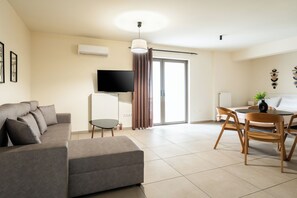 Cortinas blackout, tabla de planchar con plancha y wifi gratis