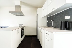 Private kitchen - Elysee Apartments 9 B (Athens)