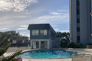 Pool - 3rd floor condo w/balcony, pool, hot tub, close to beach (Myrtle Beach)