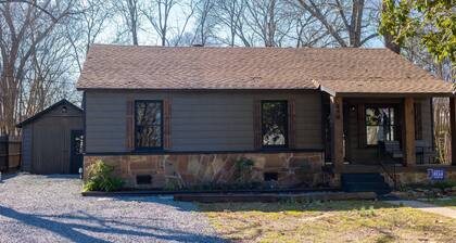 Downtown charm, walking distance to CBC, blocks from UCA!