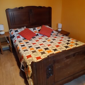 4 Schlafzimmer, Bügeleisen/Bügelbrett, WLAN