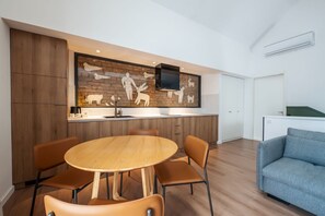 Panoramic Apartment | Egyptian cotton sheets, premium bedding, memory-foam beds - Artifact Apart Hotel  (Tbilisi)