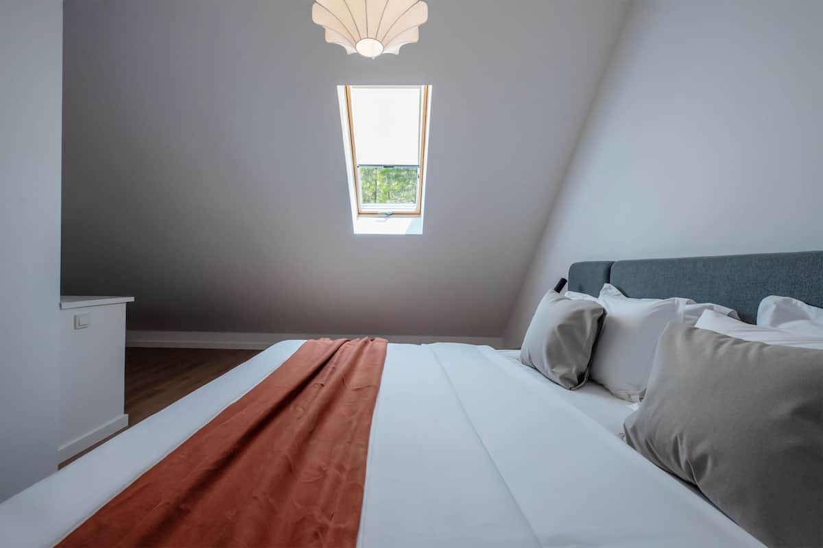 Egyptian cotton sheets, premium bedding, memory-foam beds