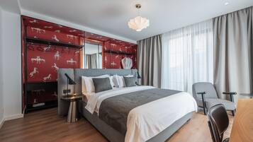 Apartamento executivo, 1 cama King | 1 quarto, roupas de cama de algodão egípcio, roupas de cama premium