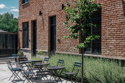 Artifact Apart Hotel 