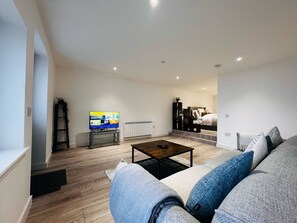 1 Schlafzimmer, Bügeleisen/Bügelbrett, kostenloses WLAN, Bettwäsche