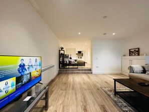1 bedroom, iron/ironing board, free WiFi, bed sheets - Ash Residence City Centre
A stunning warm and cozy city center apartment. (Aberdeen)
