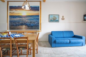 Apartamento familiar, varias habitaciones (Brezza Apartment Near The Sea) | Restauración