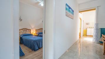 Family Apartment, 2 Bedrooms (Brezza Apartment Near The Sea) | 2 bedrooms, free WiFi, bed sheets