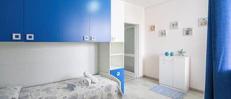 Family Apartment, Multiple Bedrooms (Riva Di Mare Apartment Near The Sea)