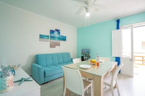 Familienapartment, Mehrere Schlafzimmer (Riva Di Mare Apartment Near The Sea) | Speisen