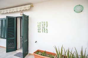 Family Apartment, Multiple Bedrooms (Riva Di Mare Apartment Near The Sea) | Exterior detail
