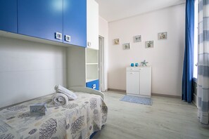 Familieleilighet, flere soverom (Riva Di Mare Apartment Near The Sea) | 2 soverom, wi-fi (inkludert) og sengetøy