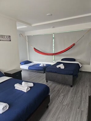 1 bedroom, desk, free WiFi, bed sheets