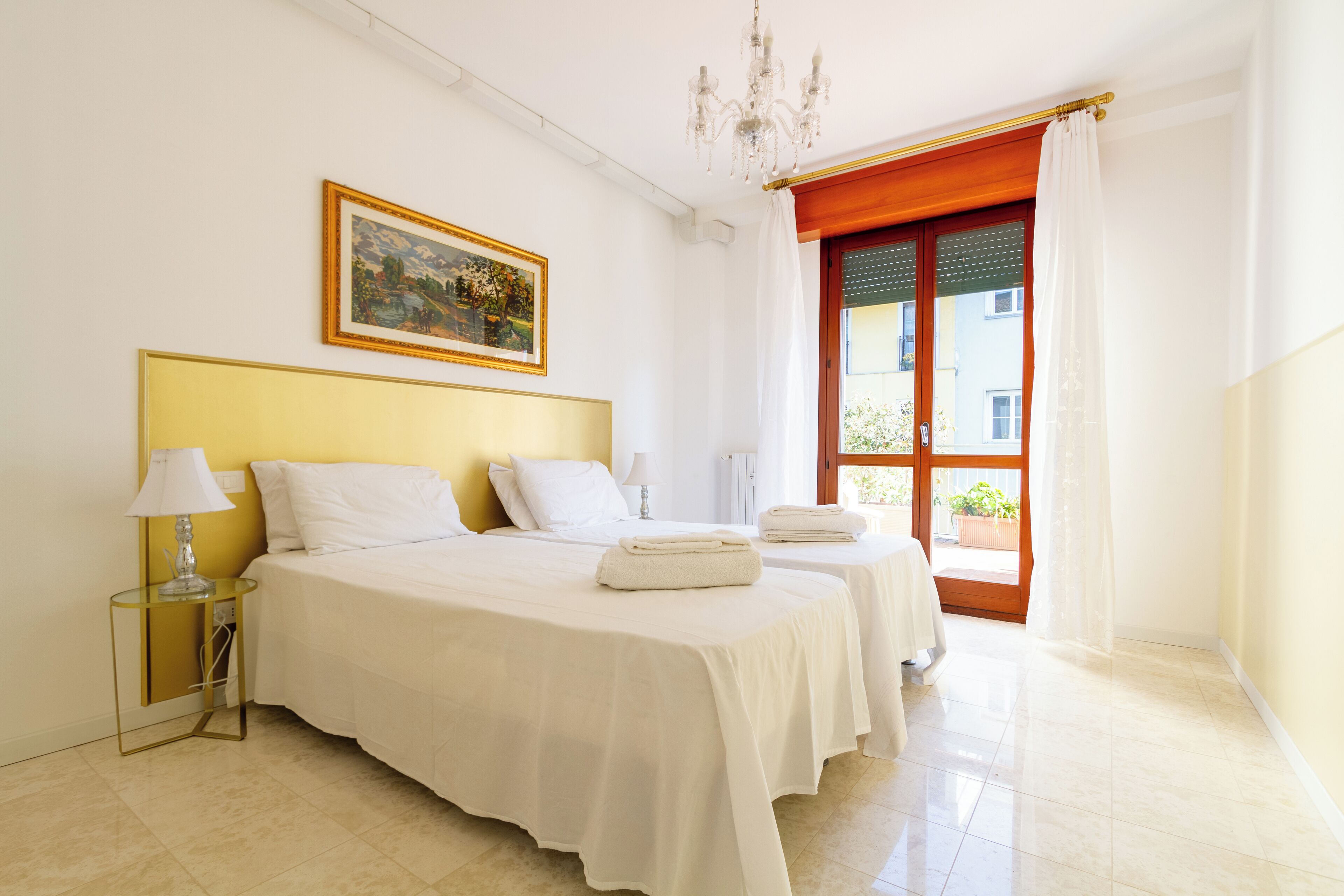 Luksus-dobbelt- eller tomannsrom, ikke-røyk, balkong | Minibar, blendingsgardiner, strykejern/-brett og wi-fi (inkludert)