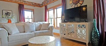 "City View " super cozy downtown Loft apartment