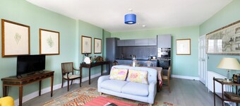 Inviting Flat near City Centre