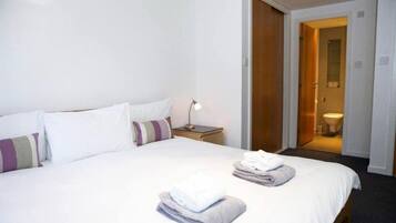 Standard Apartment | 3 bedrooms, iron/ironing board, free WiFi