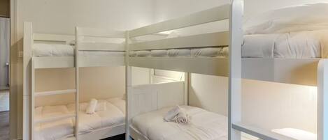 3 bedrooms, free WiFi, bed sheets