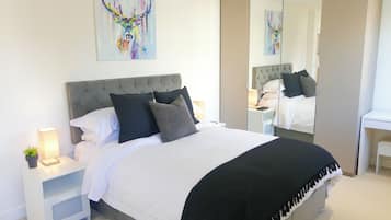 2 bedrooms, iron/ironing board, WiFi, bed sheets