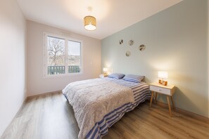 2 bedrooms, iron/ironing board, free WiFi, bed sheets