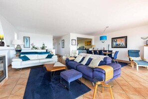 빌라 | 거실 공간 | 벽난로