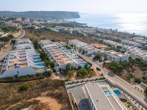 Villa | Exterior - 4br-8guests-pool-parking-balcony-seaview (Lagos)