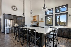 Réfrigérateur, plaque de cuisson