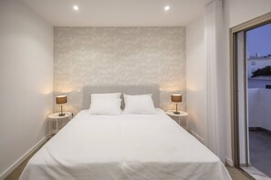 6 soveværelser, strygejern/strygebræt, internetforbindelse, sengetøj