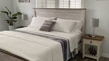 4 bedrooms, iron/ironing board, free WiFi, bed sheets