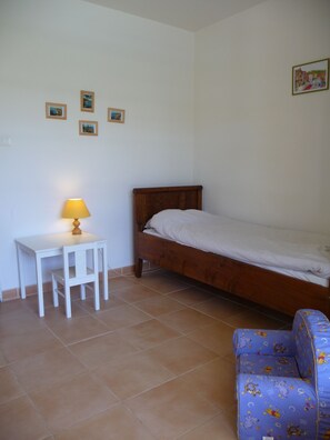 5 Schlafzimmer, Bügeleisen/Bügelbrett, WLAN