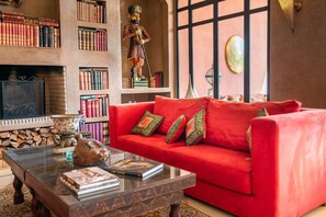 วิลล่า, สูบบุหรี่ได้ | 9 ห้องนอน