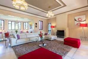 Villa | 5 bedrooms, Internet - Villa Koutoubia Your Luxurious Oasis in Marrakech (Al Ouidane)