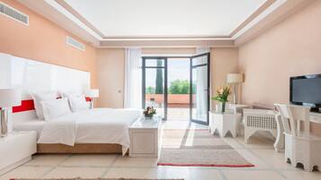 Villa | 5 bedrooms, Internet