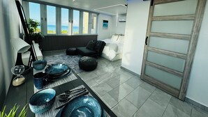 2 室のベッドルーム、アイロン / アイロン台、WiFi、ベッドシーツ