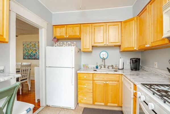 Fridge, microwave, stovetop, toaster