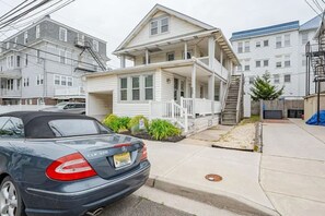 Exterior - 2 BR 2 BA Amazing Location OC! Steps to Boardwalk (Ocean City)