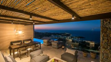 Apartamento | 2 quartos, escrivaninha