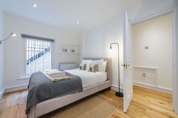 Apartment | 1 bedroom - The Fairytale - Fitzrovia - by Frankie Says (London)